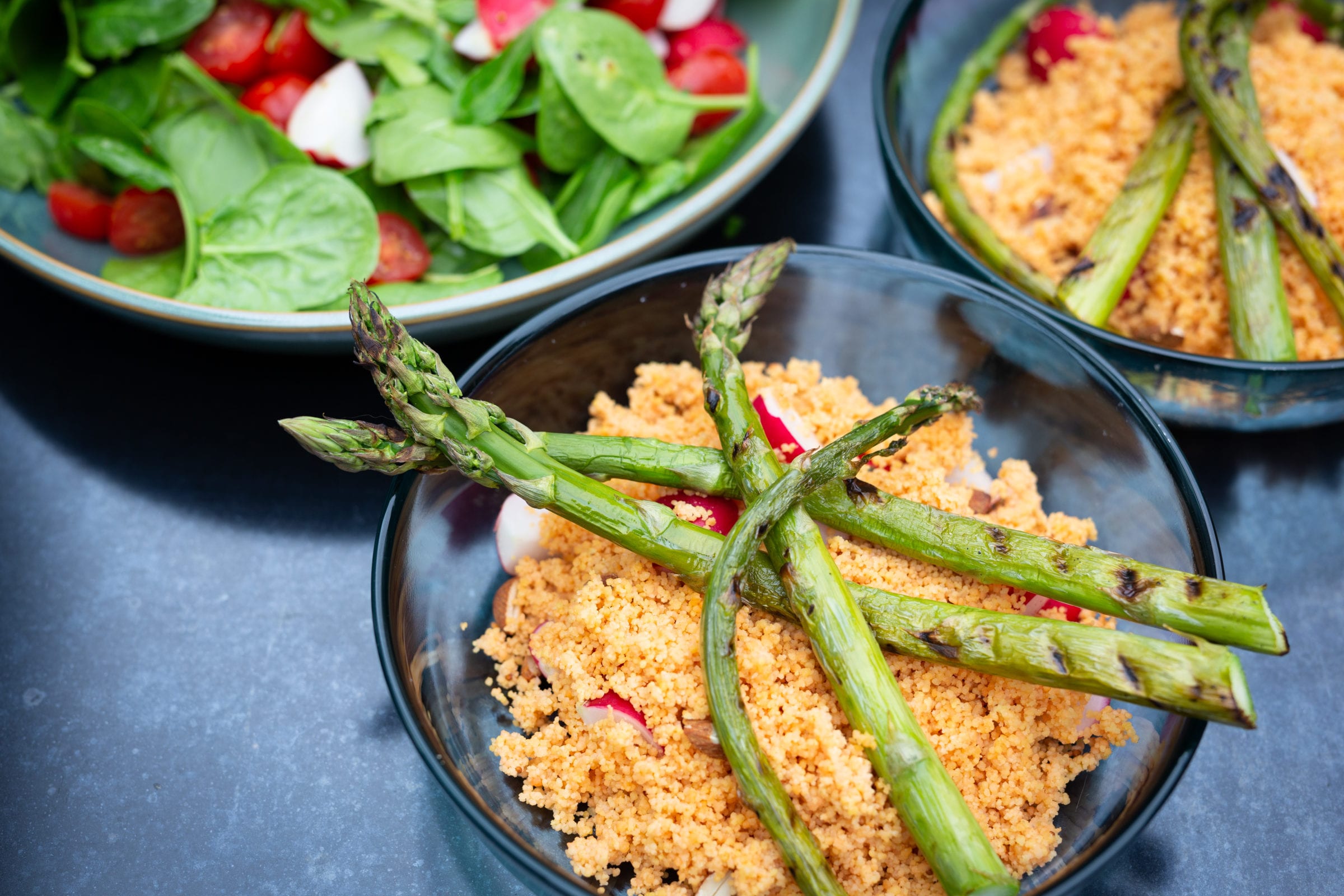 Uitgelichte afbeelding voor “Linzen couscous met amandelen en asperges”