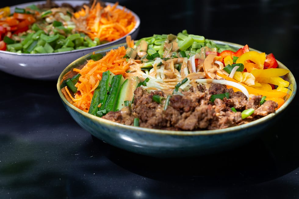 Uitgelichte afbeelding voor "Thaise noedelsalade met courgetti (koolhydraatarm)"